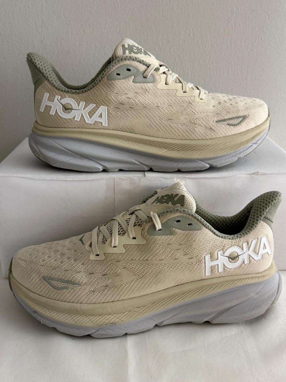 Hoka Clifton 9 Running / Walking Shoes Men's Size 10D  Oat Milk/Barley